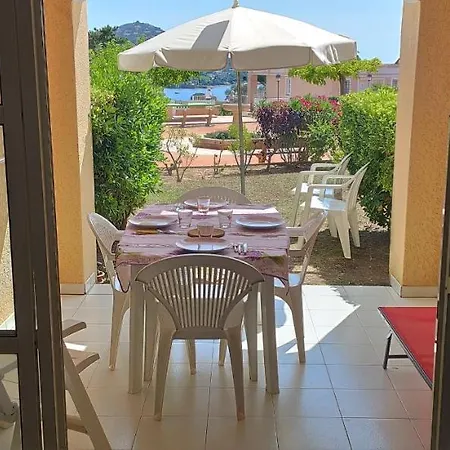 Апартаменты Cap Esterel, Quartier Belvedere 2p Meuble Tourisme 3 Etoiles Climatise Rez-de-jardin, Vue Mer, Wifi, Piscine Et Parking Inclus *