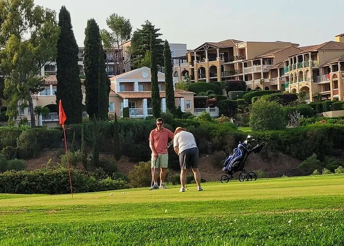 Апартаменти Cap Esterel, Quartier Belvedere 2p Meuble Tourisme 3 Etoiles Climatise Rez-de-jardin, Vue Mer, Wifi, Piscine Et Parking Inclus *