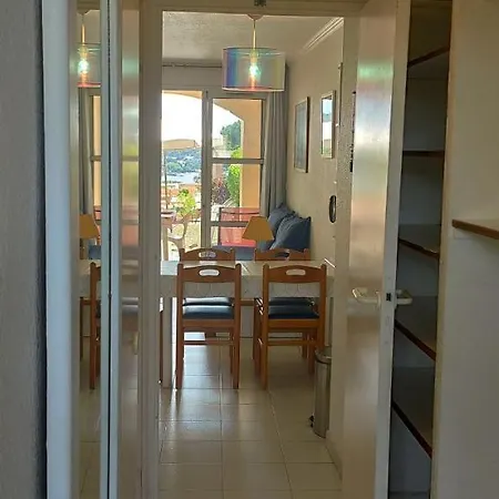Cap Esterel, Quartier Belvedere 2p Meuble Tourisme 3 Etoiles Climatise Rez-de-jardin, Vue Mer, Wifi, Piscine Et Parking Inclus * Saint-Raphaël