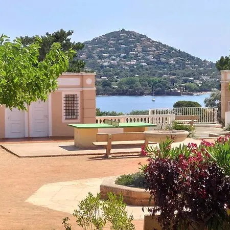 公寓 Cap Esterel, Quartier Belvedere 2p Meuble Tourisme 3 Etoiles Climatise Rez-de-jardin, Vue Mer, Wifi, Piscine Et Parking Inclus