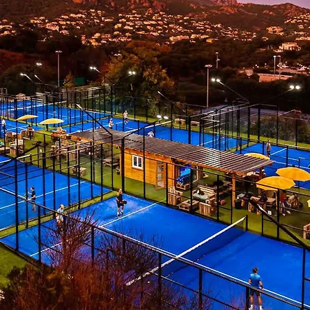 Cap Esterel, Quartier Belvedere 2p Meuble Tourisme 3 Etoiles Climatise Rez-de-jardin, Vue Mer, Wifi, Piscine Et Parking Inclus