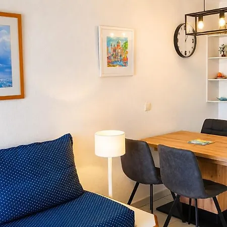 Cap Esterel, Quartier Belvedere 2p Meuble Tourisme 3 Etoiles Climatise Rez-de-jardin, Vue Mer, Wifi, Piscine Et Parking Inclus Apartament *