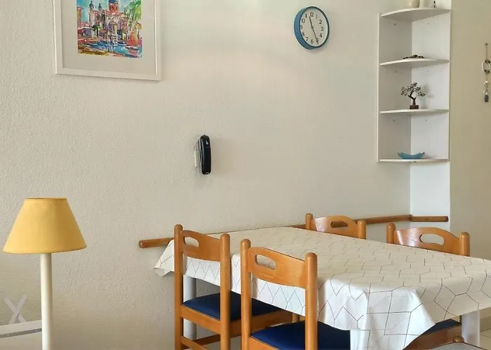 Cap Esterel, Quartier Belvédère 2p Meublé Tourisme 3 étoiles Climatisé Rez-de-jardin, Vue Mer, Wifi, Piscine Et Parking Inclus Apartamento