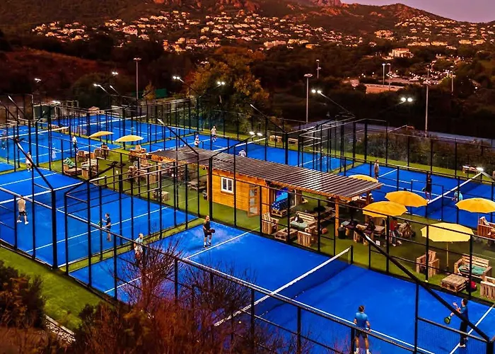 Cap Esterel, Quartier Belvédère 2p Meublé Tourisme 3 étoiles Climatisé Rez-de-jardin, Vue Mer, Wifi, Piscine Et Parking Inclus