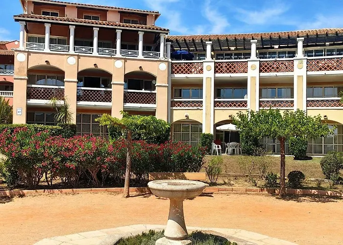 Cap Esterel, Quartier Belvedere 2p Meuble Tourisme 3 Etoiles Climatise Rez-de-jardin, Vue Mer, Wifi, Piscine Et Parking Inclus * Saint-Raphaël